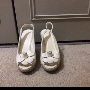 Beautiful forever 21 white wedges shoes